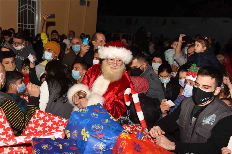 ACUA lights an exceptional Christmas tree in the presence of Beirut Governor 